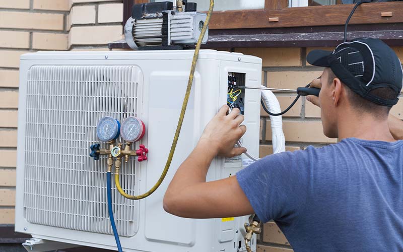 Repairs of the outdoor unit air conditioner