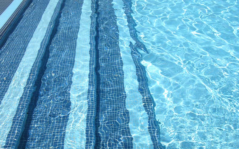 Luxurious swimming pool
